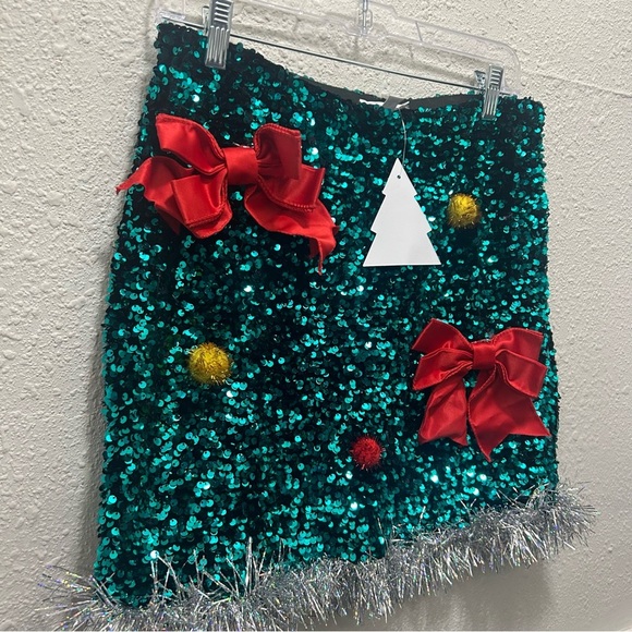 Love on a hanger Women's Christmas Teal Sequin Decorated Mini Skirt NEW L - Picture 4 of 8